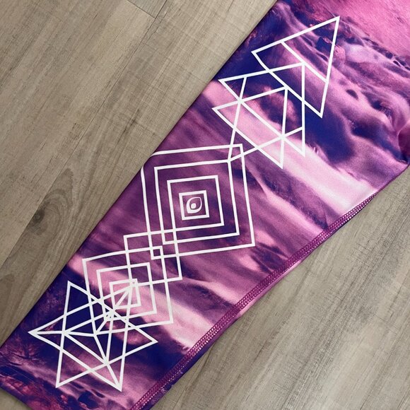 Inner Fire | Element Capris - Picture 6 of 9